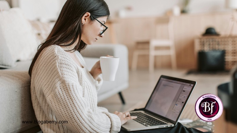DIFFERENT DIGITAL VOICES: WHAT'S A BLOGGER, VLOGGER  AND INFLUENCER?
